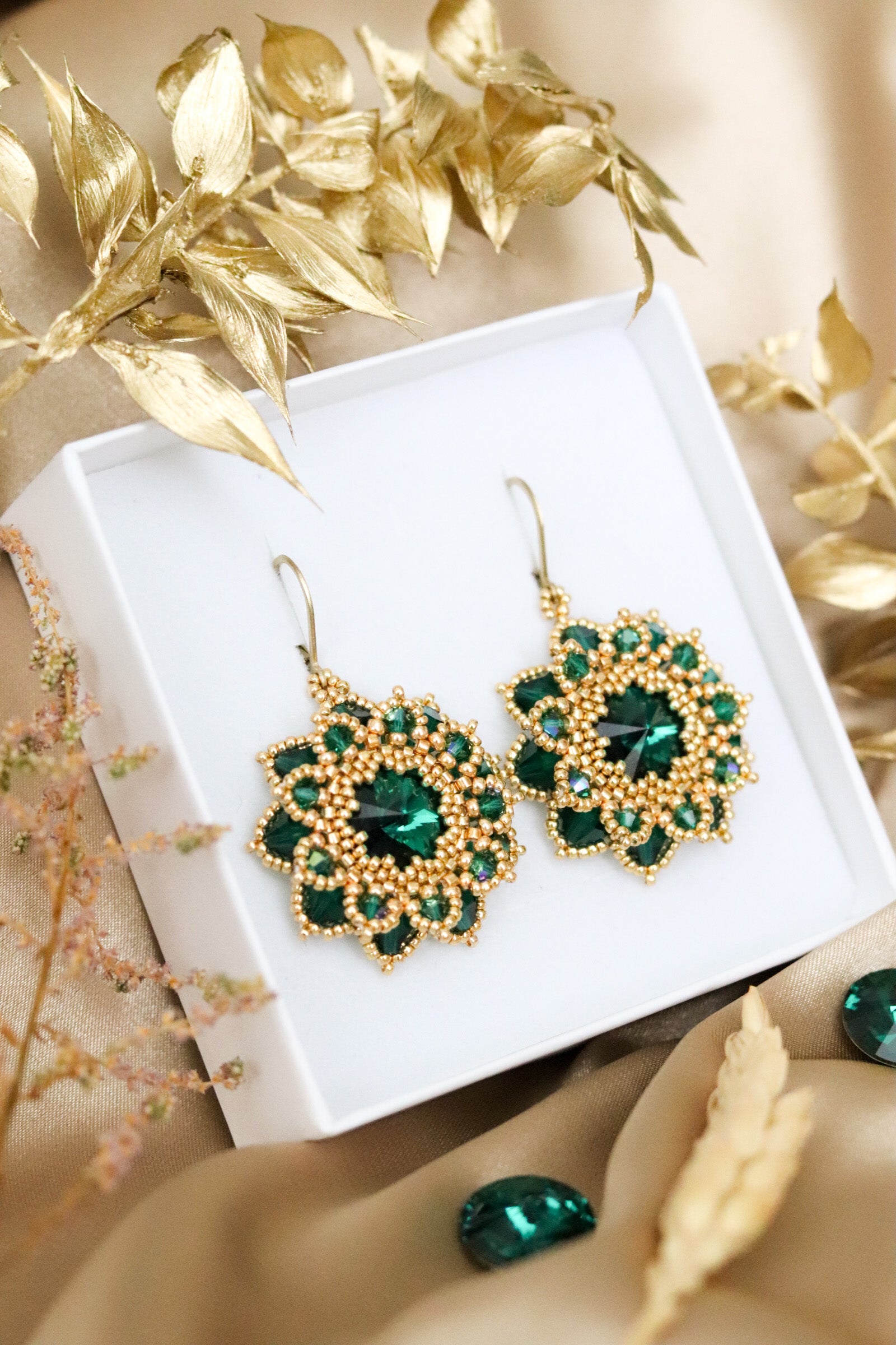 Náušnice “Flora” smaragdové