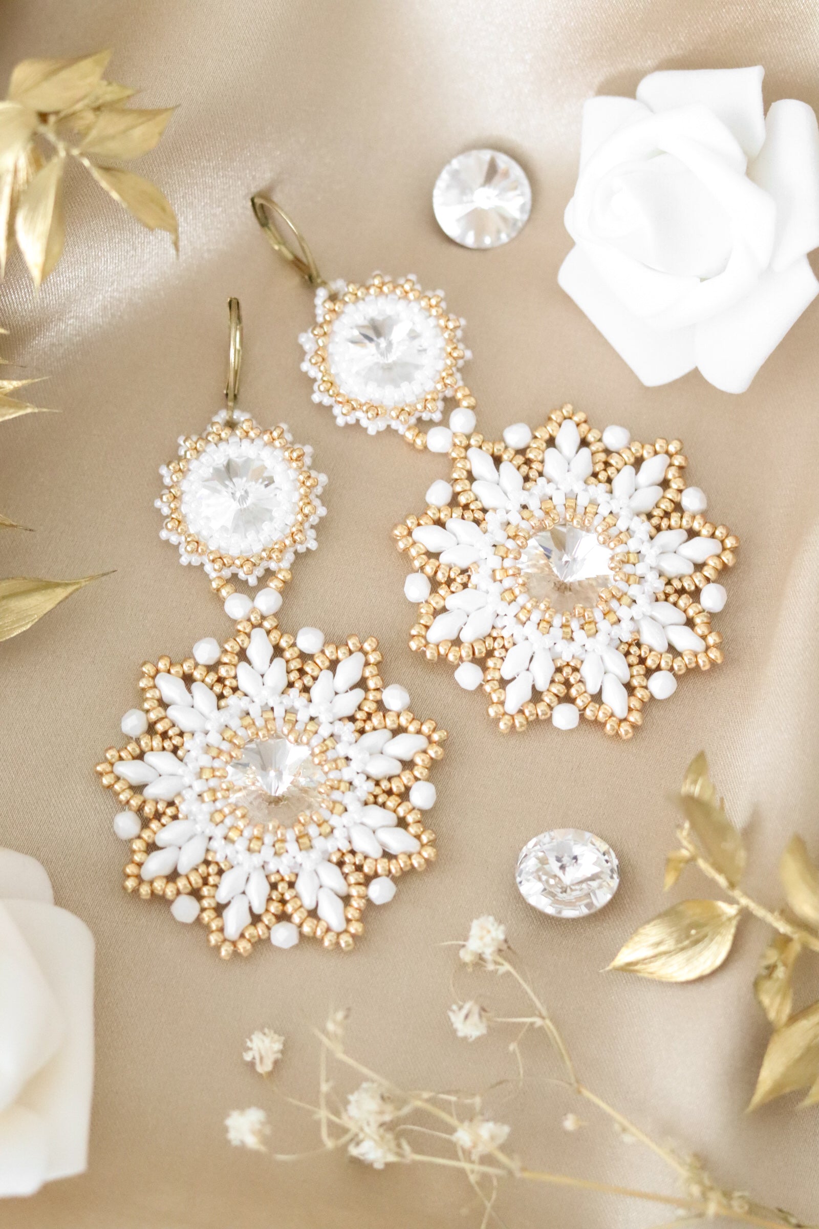 Náušnice “origin” biele plesové