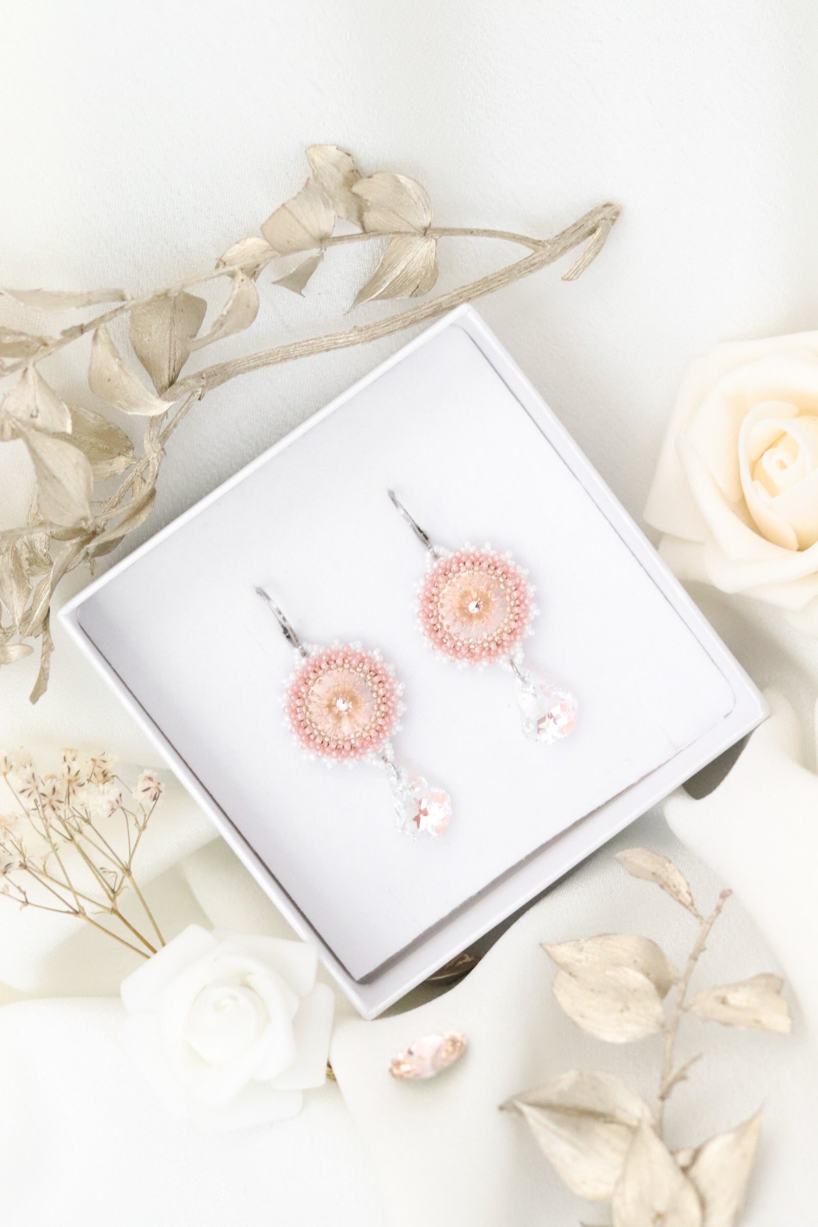 Šité náušnice “Classic” béžové